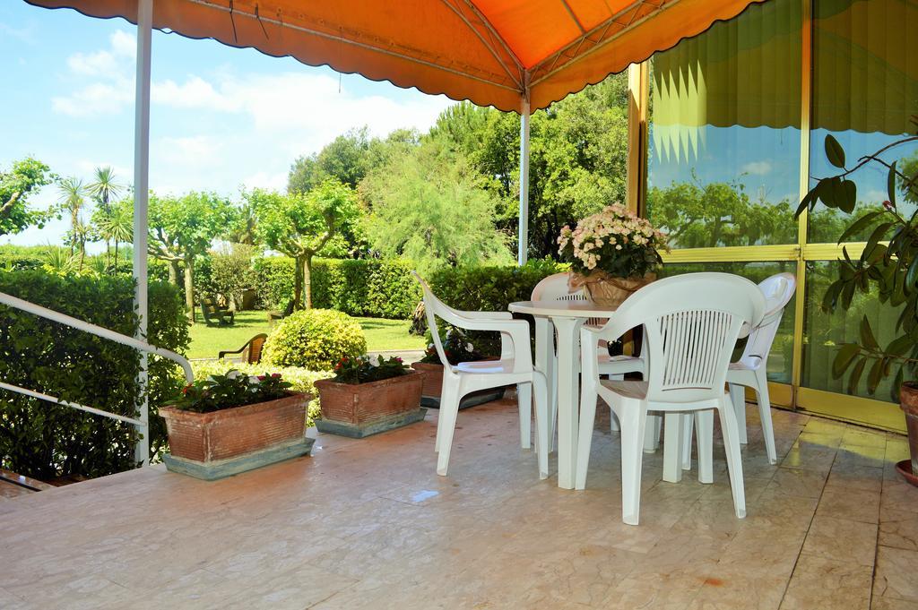 Hotel Brasilia Marina di Pietrasanta Exterior foto