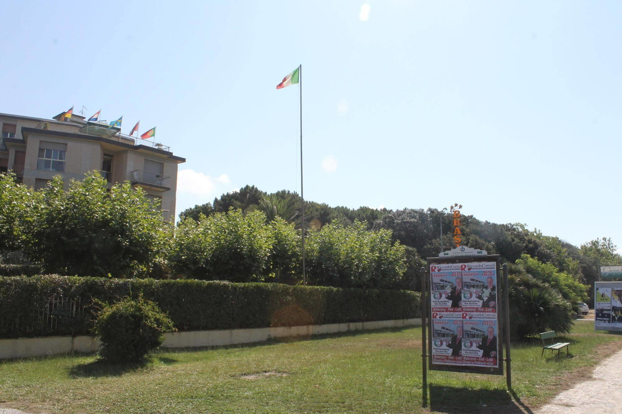 Hotel Brasilia Marina di Pietrasanta Exterior foto