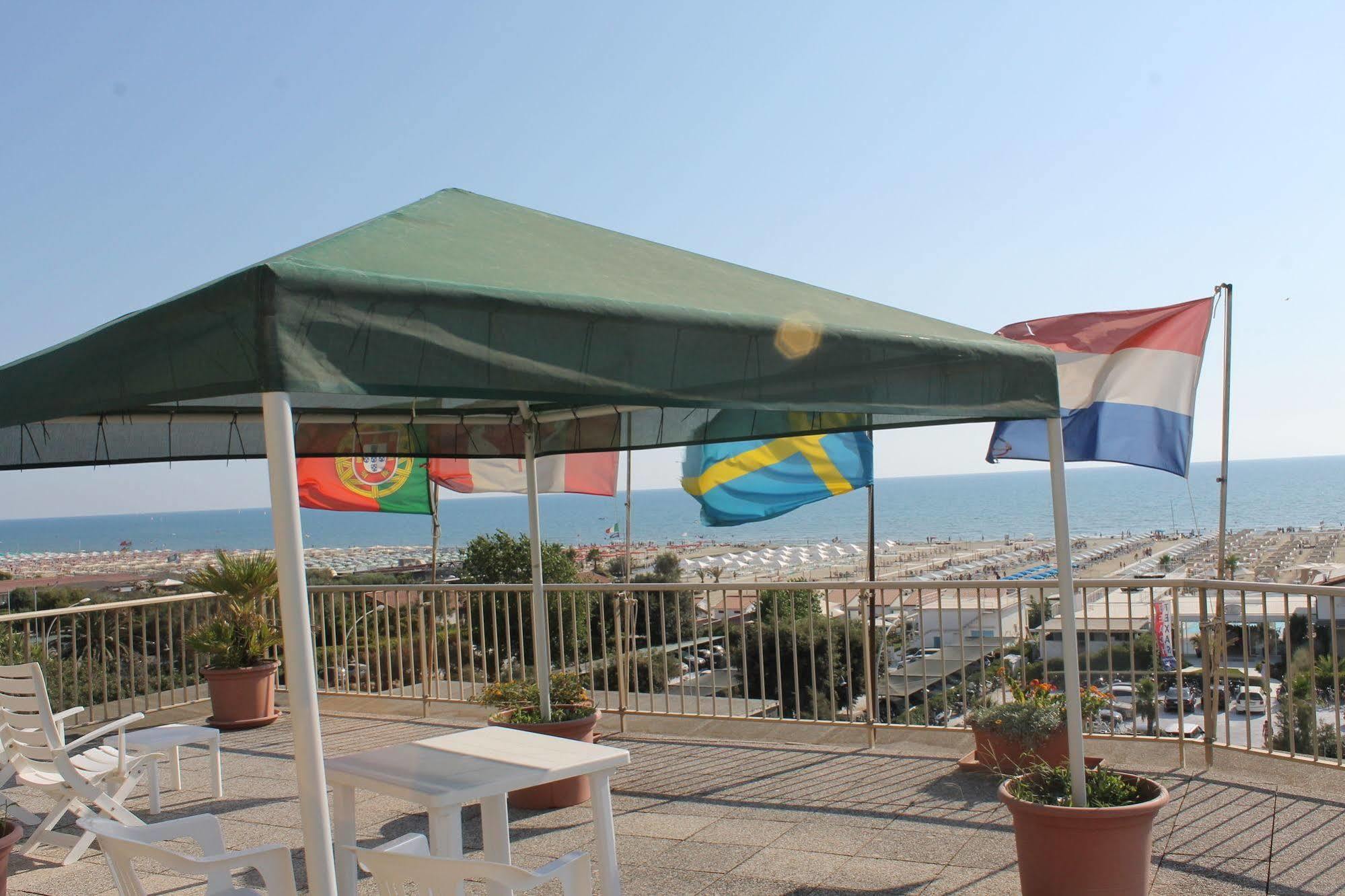 Hotel Brasilia Marina di Pietrasanta Exterior foto