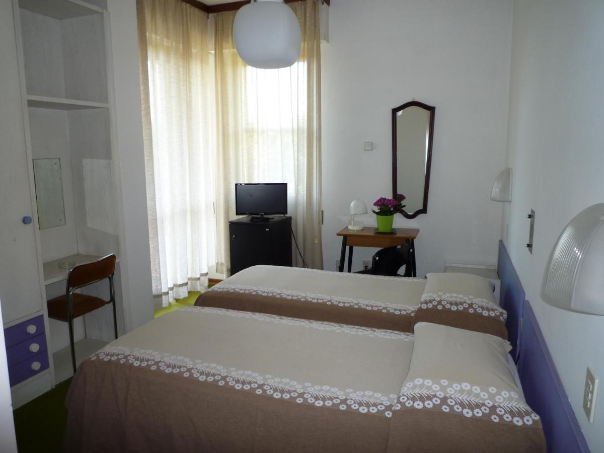 Hotel Brasilia Marina di Pietrasanta Quarto foto